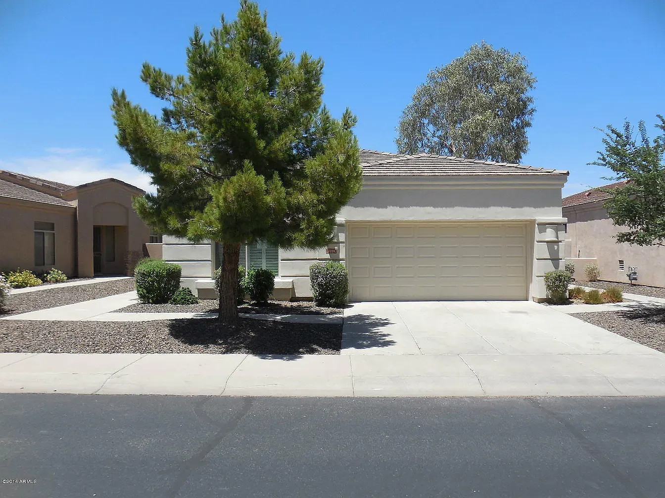 4 bed, 2343 sqft, $2,700 — Photo 1