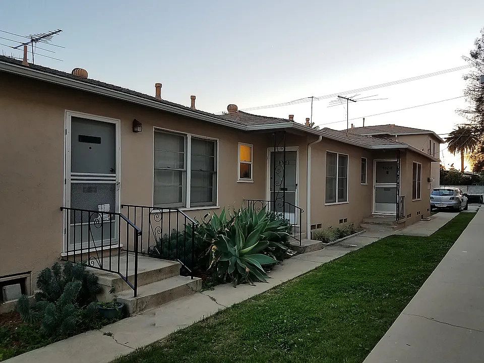 1st image of 4021 1/2 McLaughlin Ave #4021