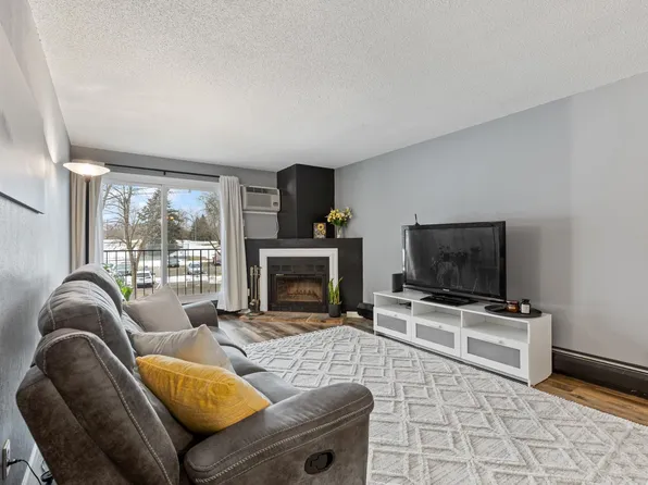 3850 Plymouth Blvd APT 223, Plymouth, MN 55446