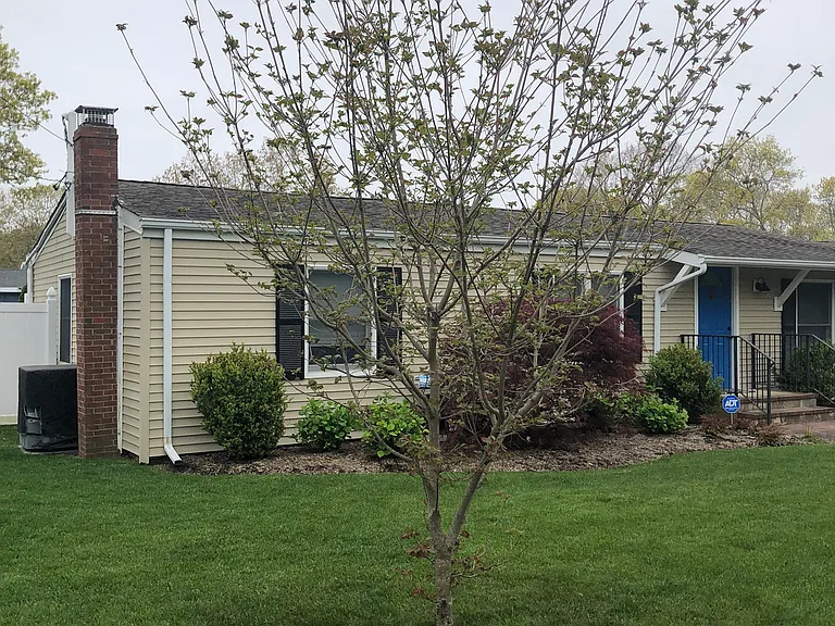 30 Tulip Ave — Photo 37