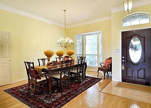 3rd image of 4416 Avonshire Ln