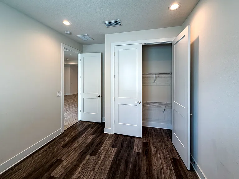 2065 Paragon Cir W — Photo 12