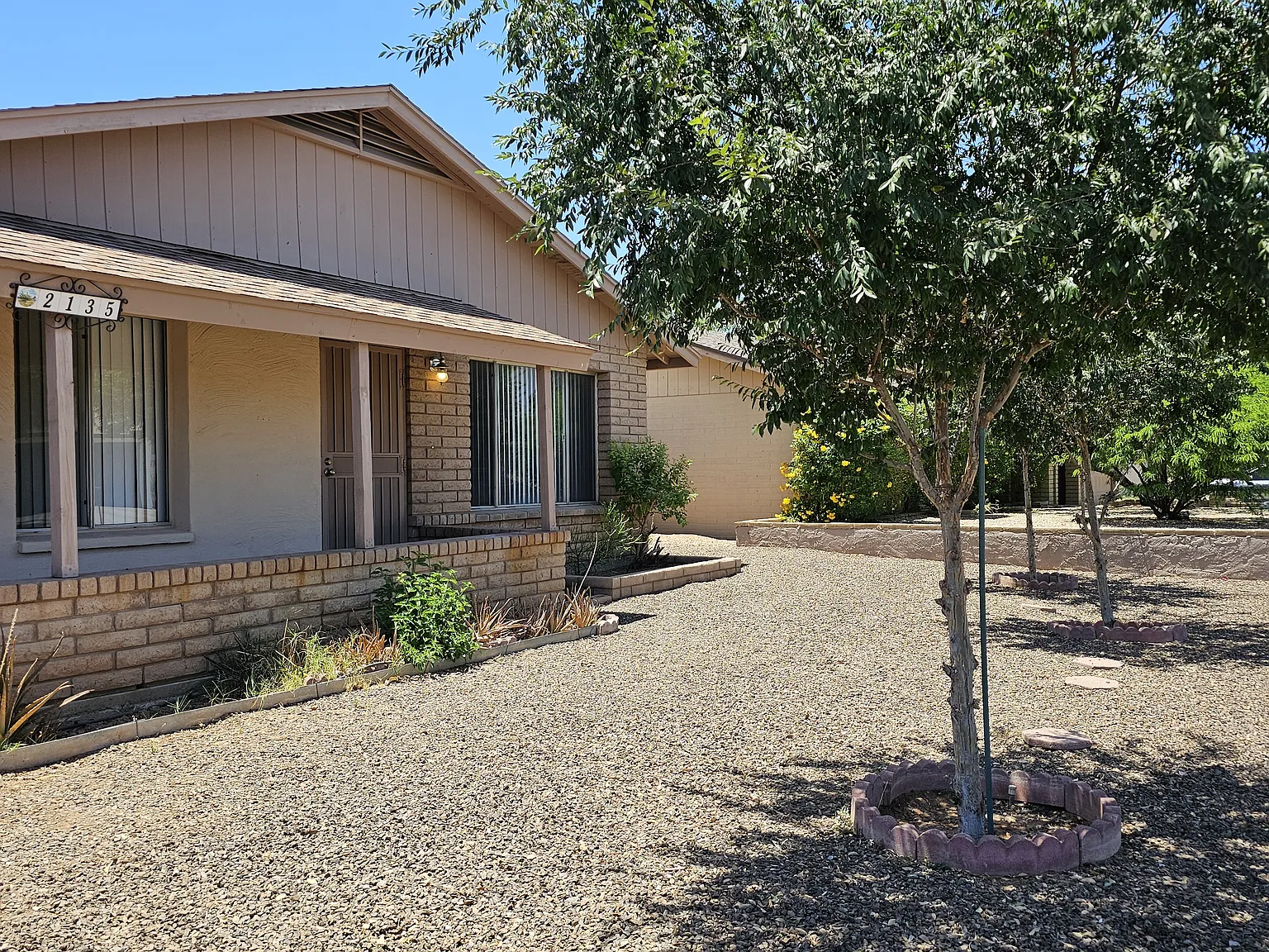 3 bed, 1383 sqft, $2,100 — Photo 2