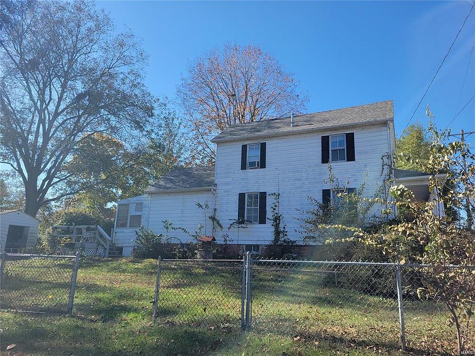 2nd image of 464 Washington St