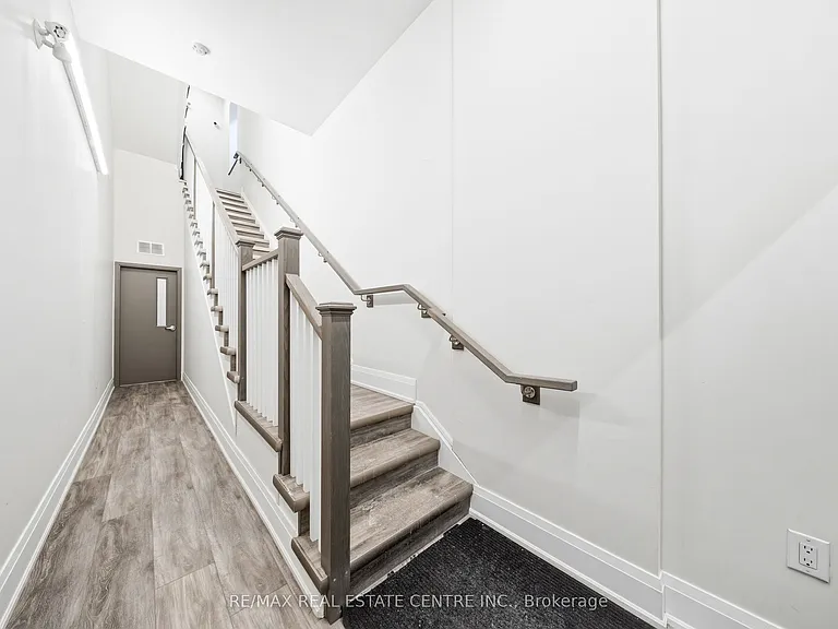 11 Queen St #301 — Photo 28