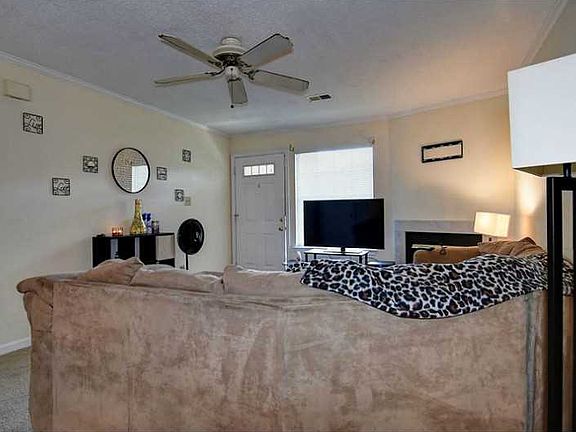 5th image of 1029 Pebblewood Dr