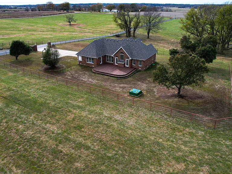 4220 State Highway D — Photo 3