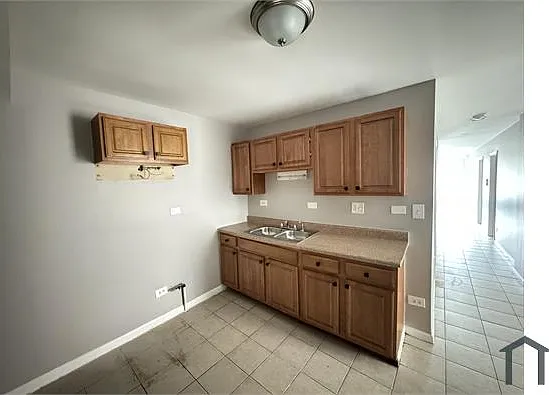 5334 W Madison St — Photo 7