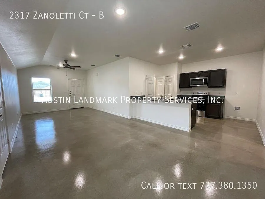 Beautiful 3-bedroom, 2-bath duplex in the desirable Pecan Creek community! — Photo 4