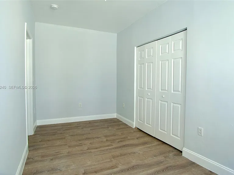 1142 SW 4th St #17 — Photo 9