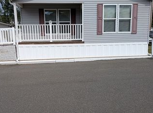 8 Loring Ct, Wallingford, CT 06492