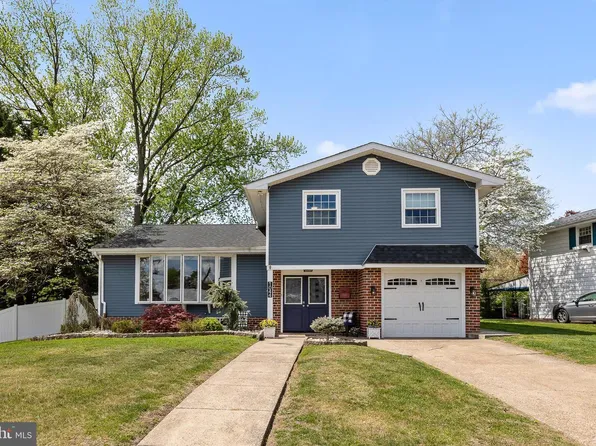 1044 Bloomfield Ave, Philadelphia, PA 19115