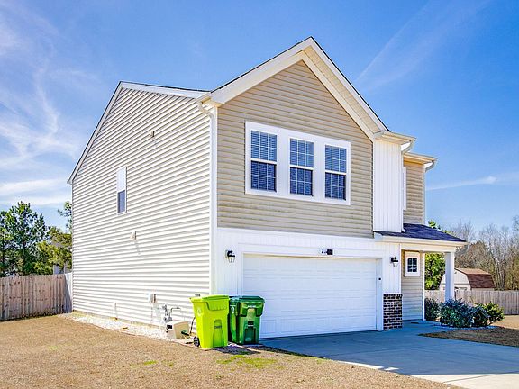 3rd image of 133 Champions Ridge Ct