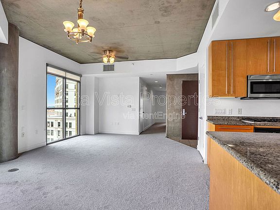 4th image of 801 Ash St Unit 1101