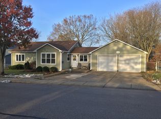 120 S Hubbard St, Algonquin, IL 60102