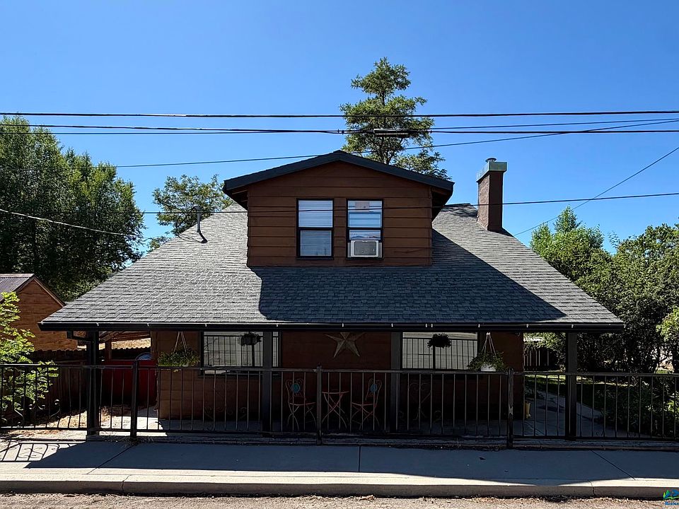 1st image of 570 Lowry St