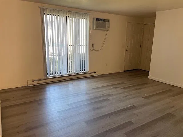 3 bed, 1.5 bath, $1,389 — Photo 3