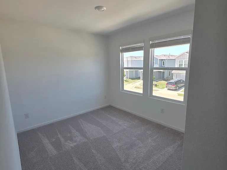 12156 Morgan Dr — Photo 8