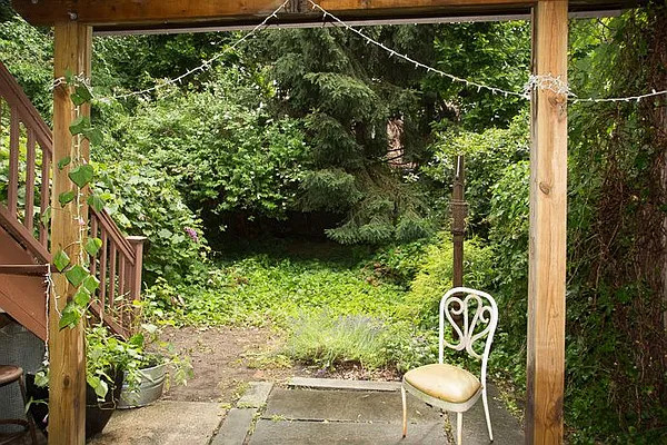 Rented by Brownstone Property Group | media 30