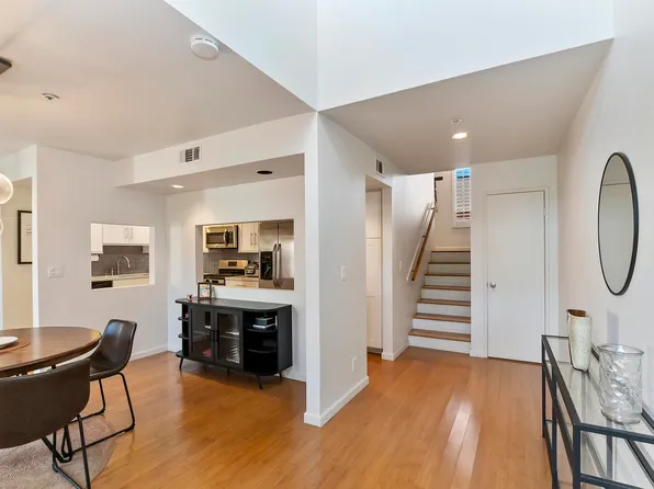 835 S Village Sq, Palm Springs, CA 92262