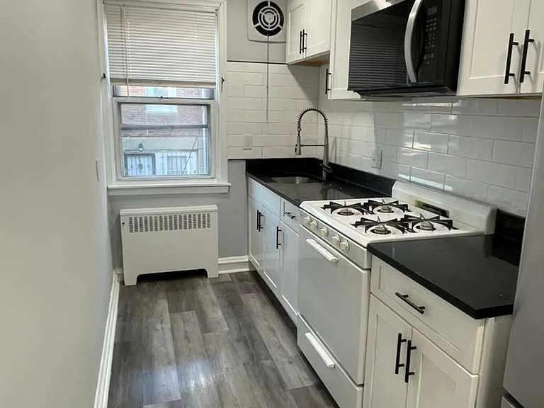 1501 Devereaux Ave #1 — Photo 3