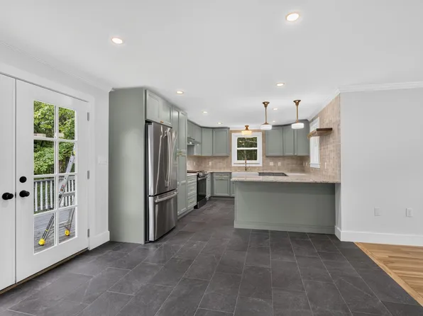 2 Sweetbriar Lane, Rochester, NH 03867