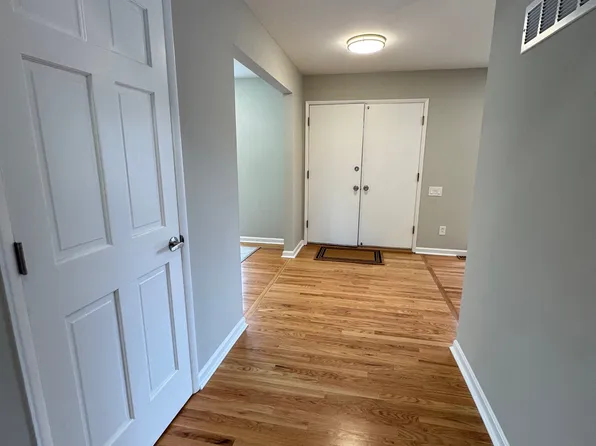 924 Fernview Dr, Saint Louis, MO 63141