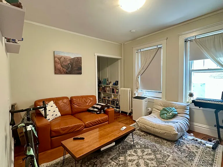 57 Strathmore Rd #4 — Photo 2