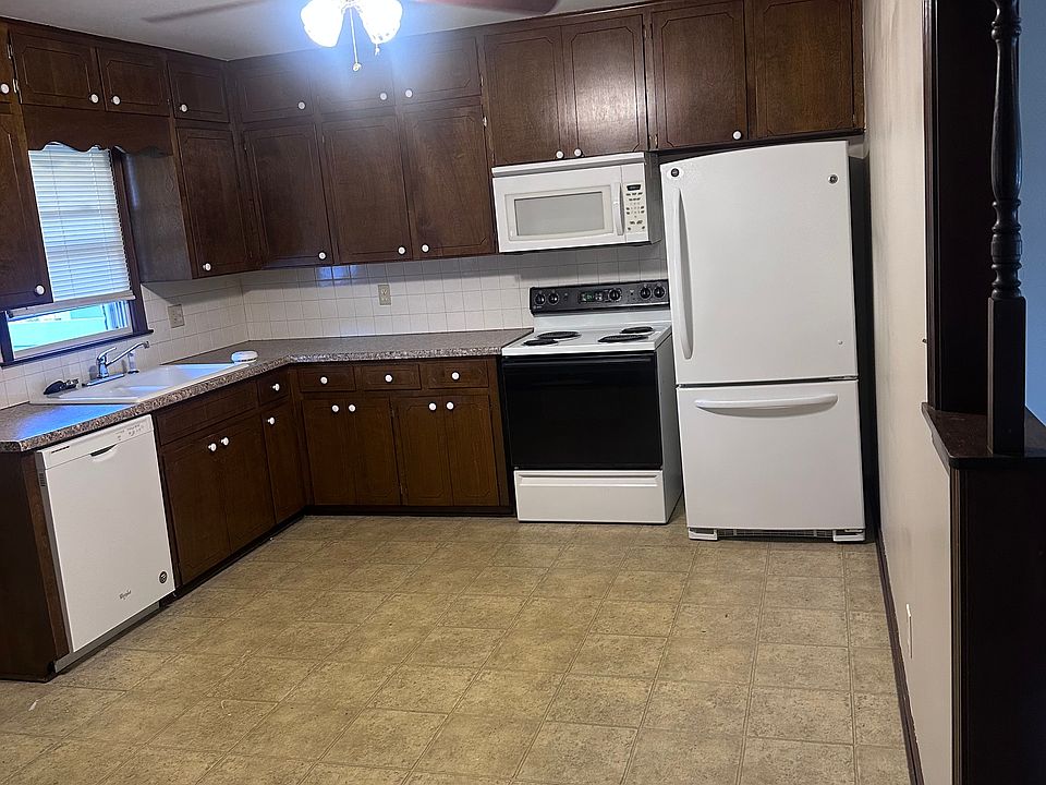 2nd image of 795 NE 68th Ter