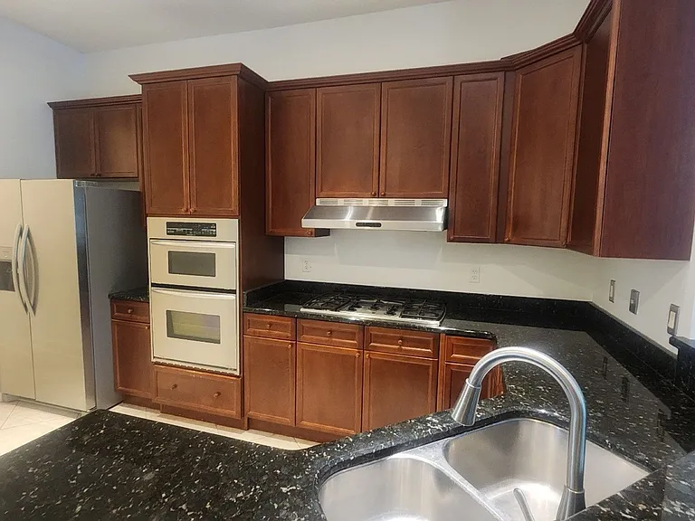 654 South Loop Pkwy — Photo 8