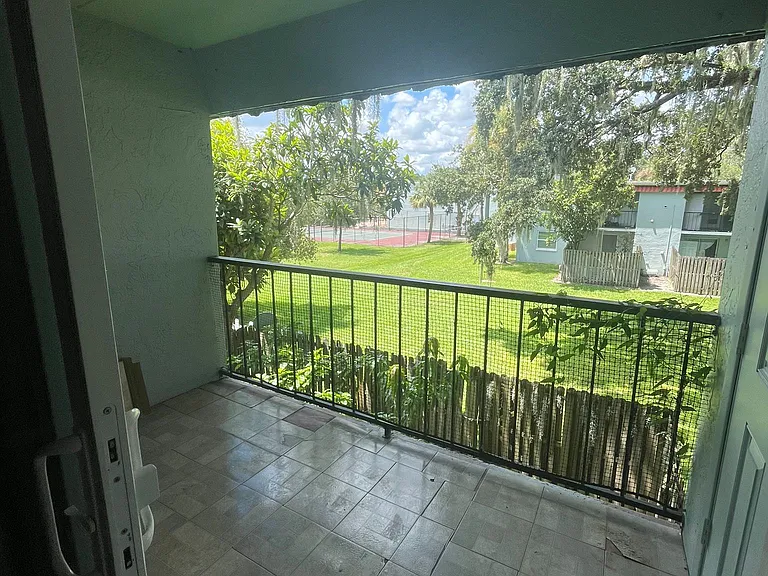 2874 Somerset Park Dr #203 — Photo 5