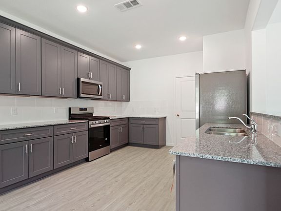4th image of 24615 Applewood Crest Ln