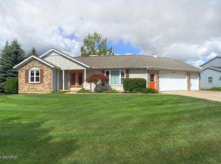2251 Vantage Ct SE, Caledonia, MI 49316