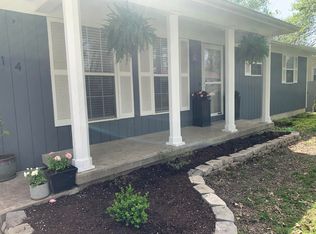 414 Shamrock Dr, Marshall, MO 65340