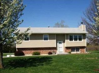 6123 NE Indian Creek Rd, Topeka, KS 66617