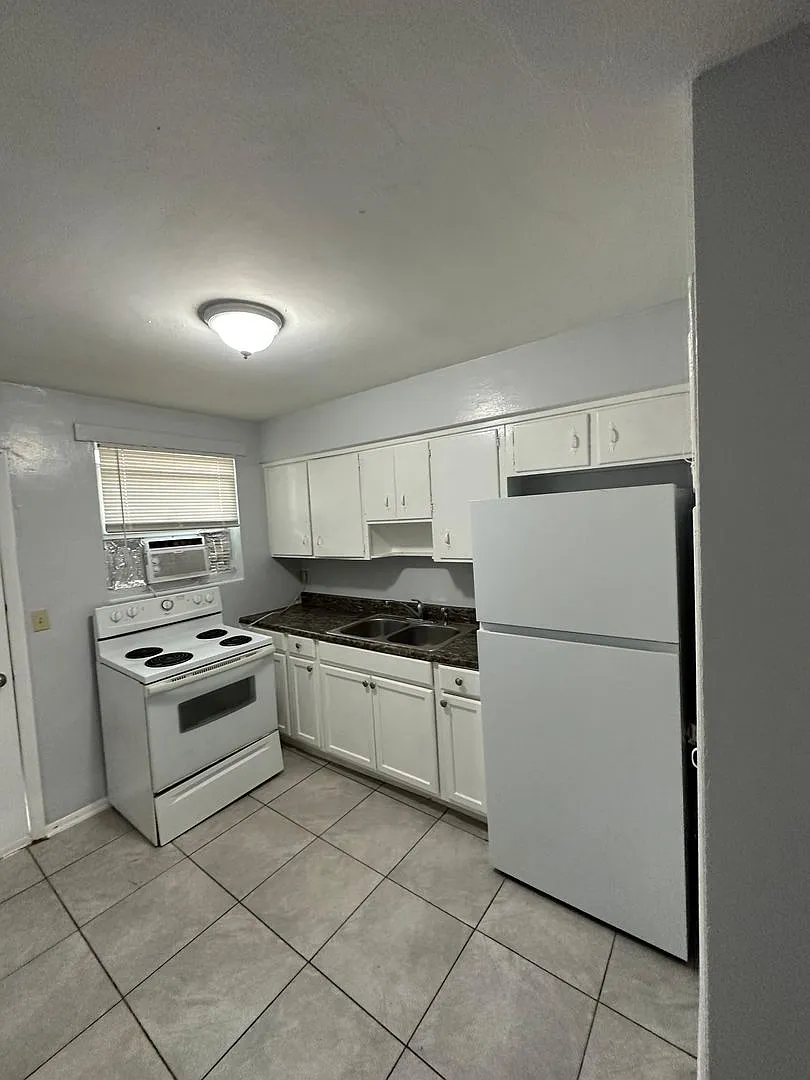 2020 Palafox St. — Photo 4