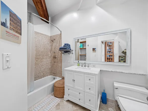 165 Duane Street image 22 of 29