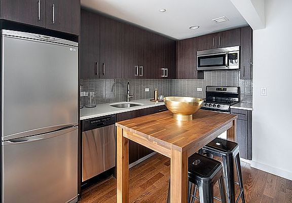 3rd image of 260 W 26th St APT 8D