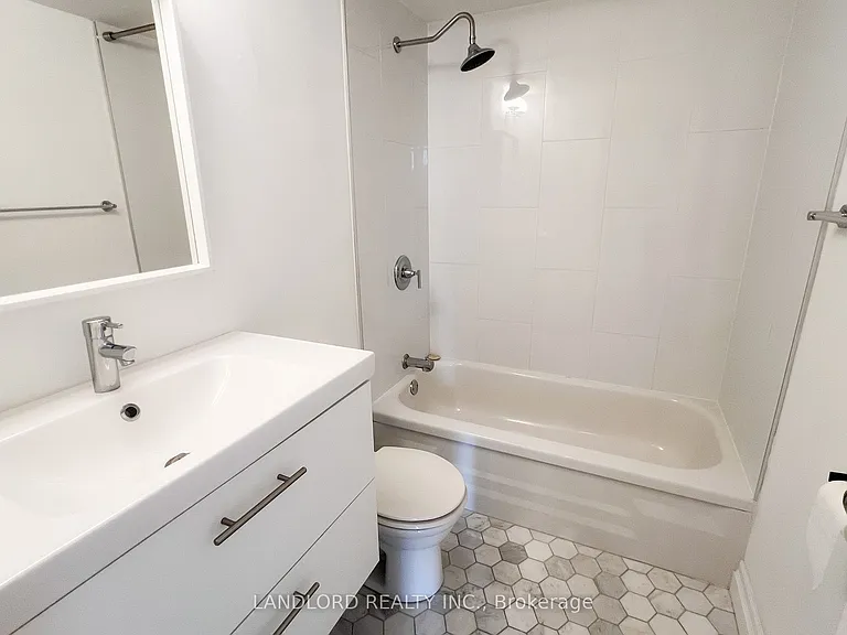 40 Homewood Ave #811 — Photo 7