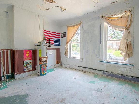 3rd image of 4042 Oregon Ave
