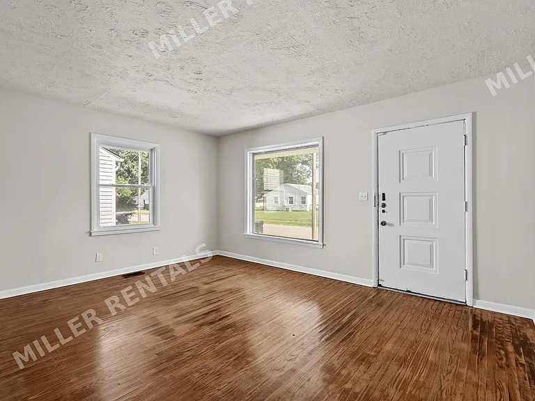 3606 Hudson Ave — Photo 3