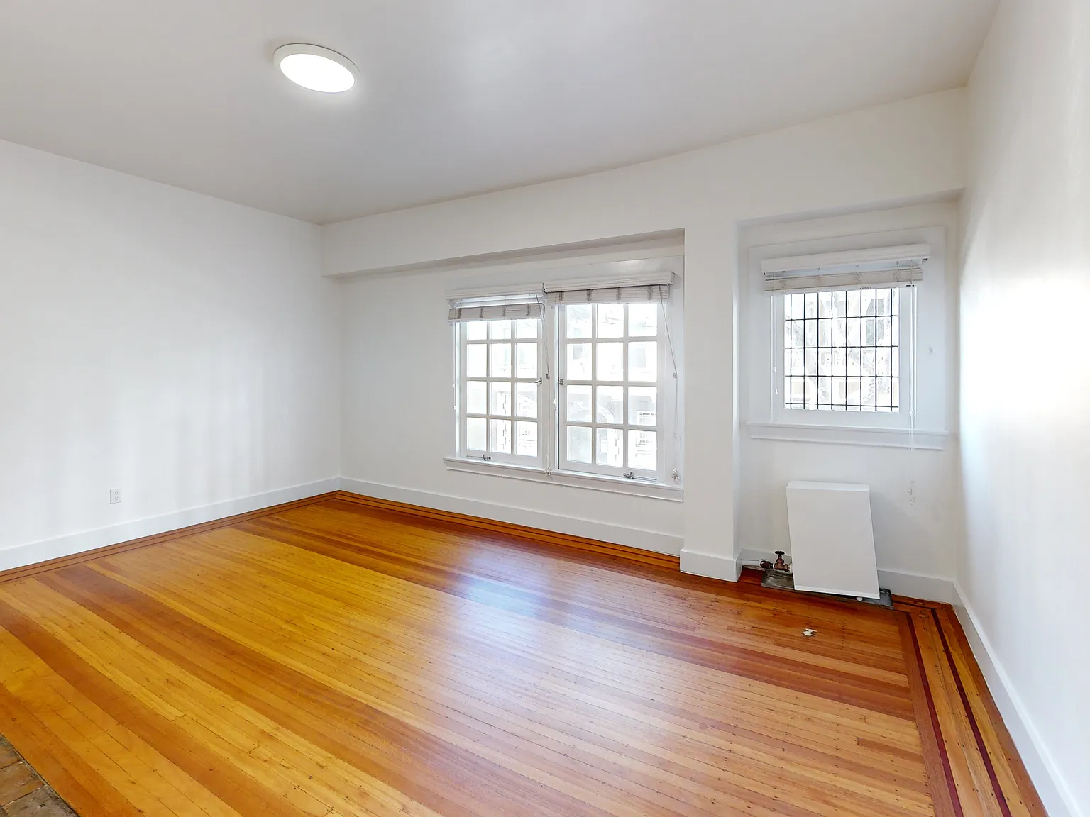 Remodeled 2BR Nob Hill Apartment with In-Unit Laundry & Dishwasher — Photo 2