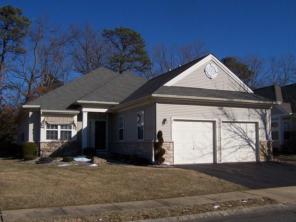1st image of 27 Orleans Dr