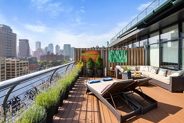Sold by HomeDax Real Estate | media 3