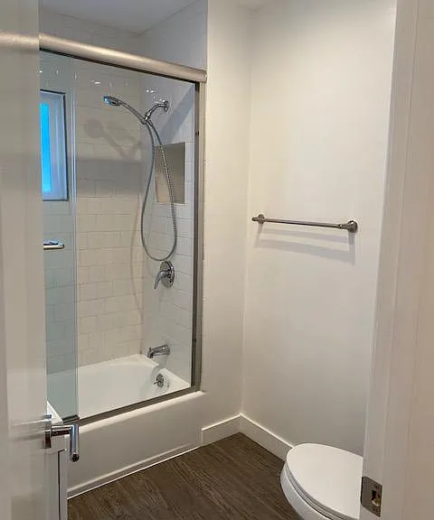 South Redondo Apartments — Photo 12