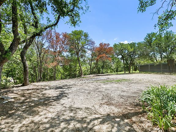 3rd image of 1224 Abelia Dr