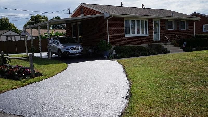 1st image of 702 Fairhurst Dr