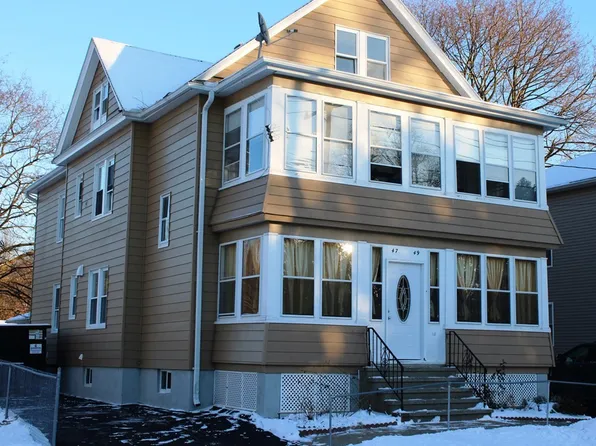 47 Moore St, Chicopee, MA 01013
