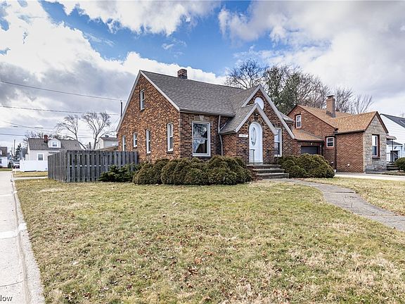 3rd image of 7409 Brookside Dr