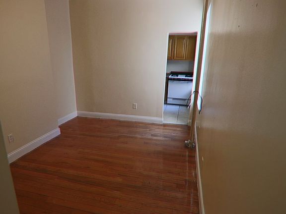 5th image of 557 W 174th St APT 44